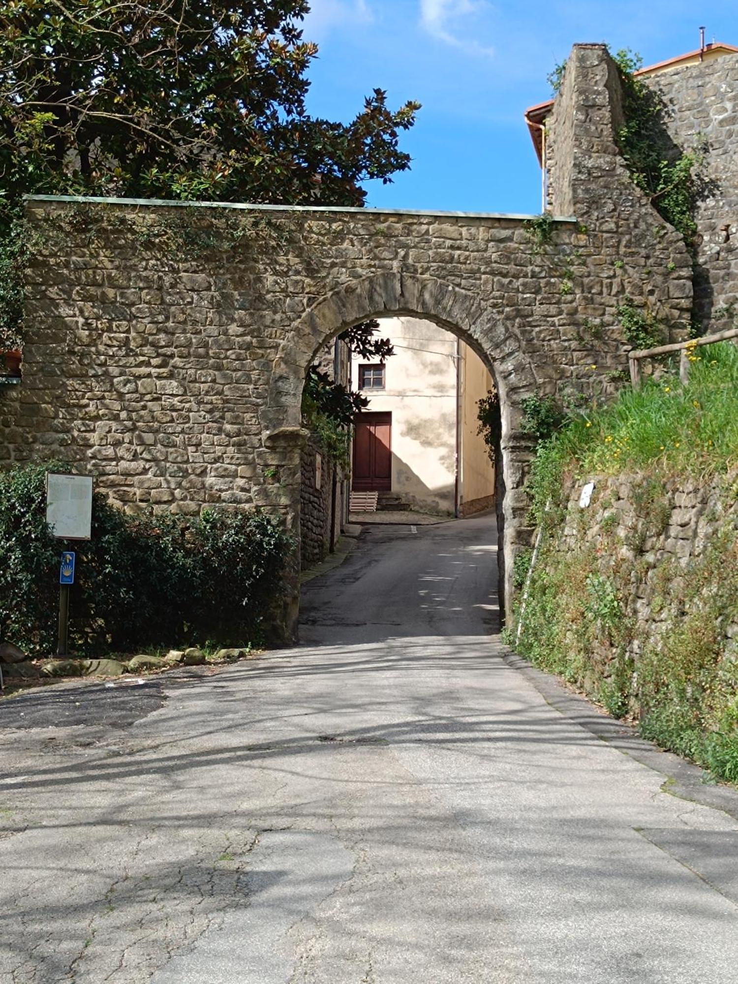 Castle Apartment Aga Uzzano Bagian luar foto